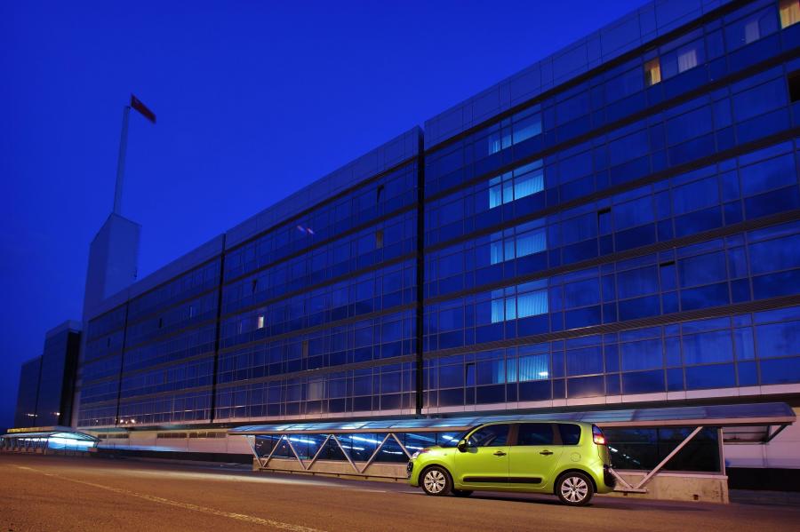  Citroen C3 Picasso 2009 года  (фото 132 из 242)